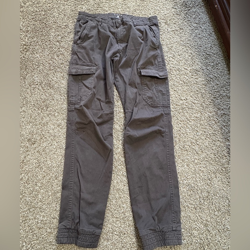 woman’s Gray Cargo Pants